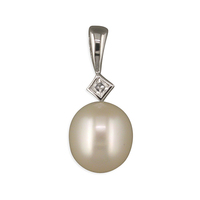 Sterling Silver Pendant  Freshwater pearl with square cubic zirconia