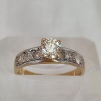 Pre-Owned 9ct Yellow/White Gold Single Stone Diamond Ring set with Diamond Shoulders (SOLD)