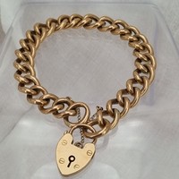 Pre-Owned 9ct Gold Charm Bracelet With Padlock (SOLD)