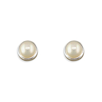 Sterling Silver Earring Small freshwater pearl in disc stud