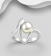 Sterling Silver Ring Decorated With Fresh Water Pearl